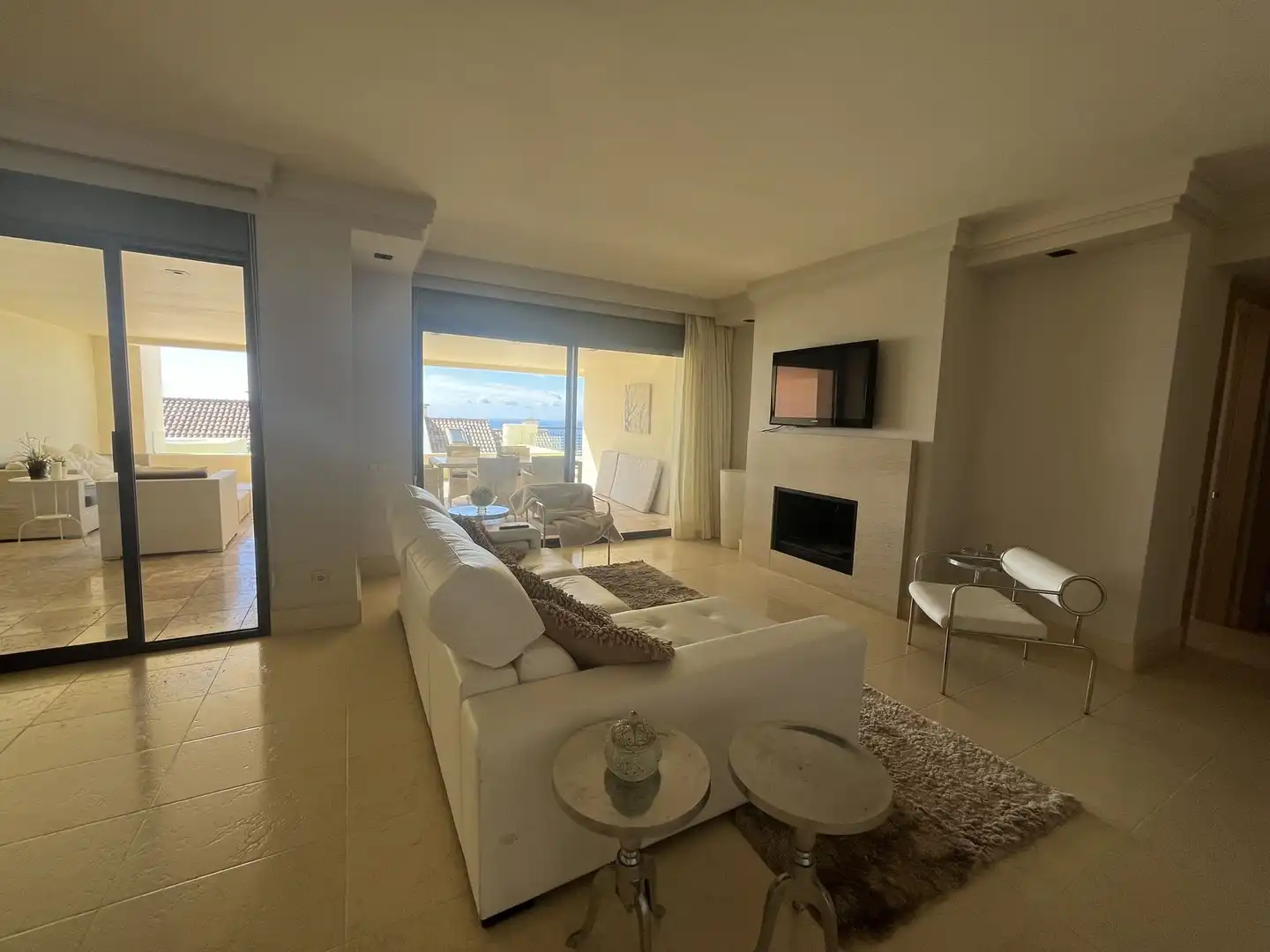 Wohnung mit Pool zum Verkauf in Carretera de Lomas de Marbella 7J, imagen 3