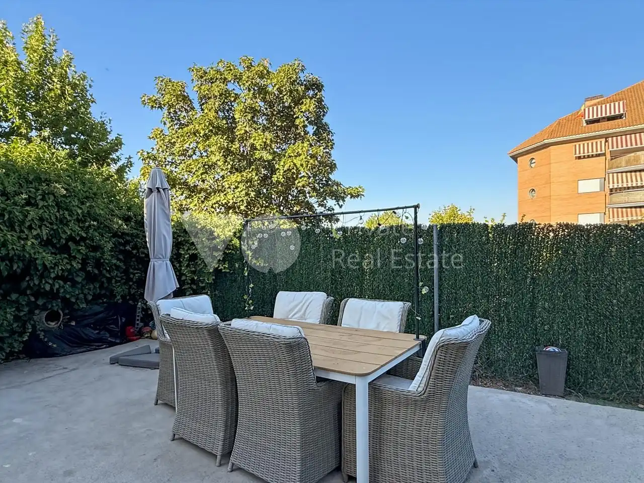 Terrasse von Erdgeschoss zum Verkauf in Boadilla del Monte mit Klimaanlage, Heizung und Privatgarten