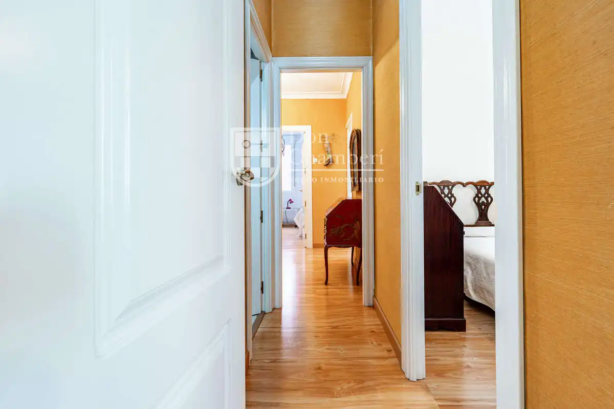 Wohnung zum Verkauf in Madrid mit Klimaanlage, Heizung und Möbliert