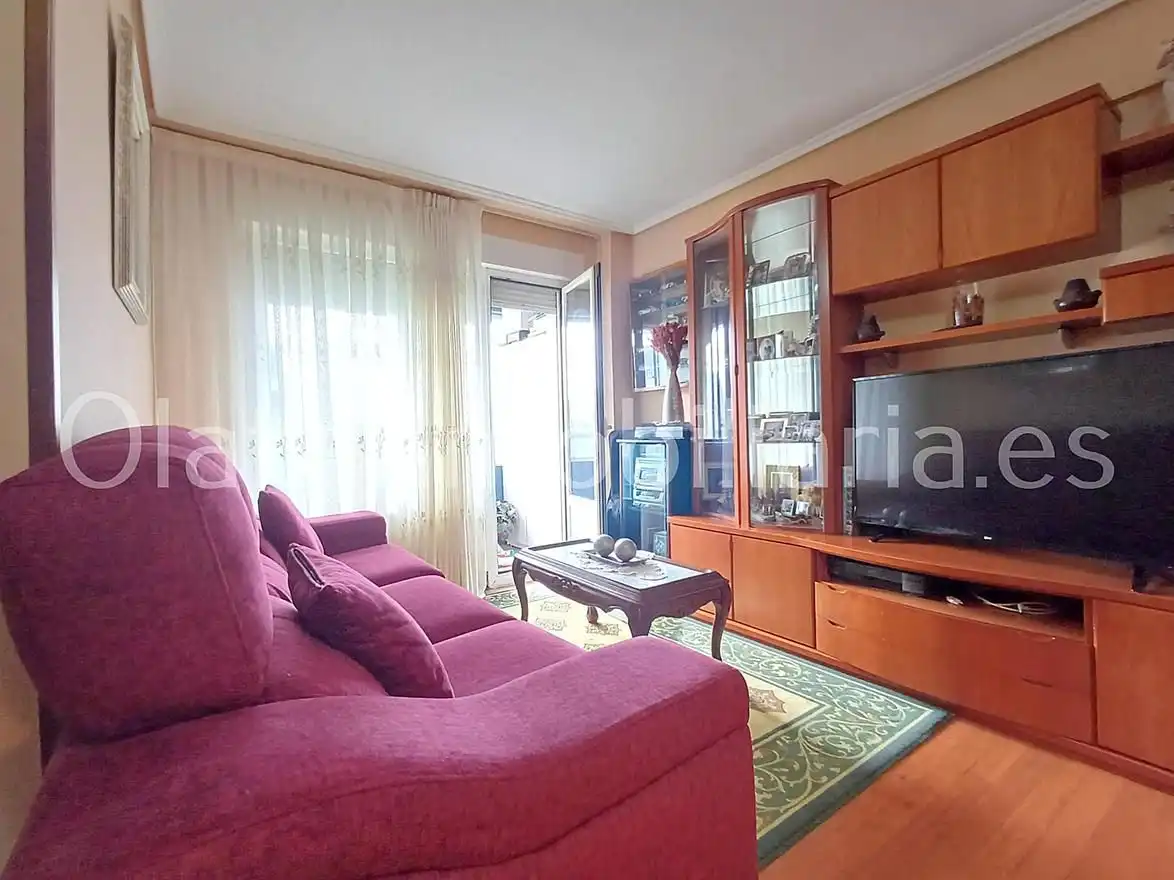 Living room of Flat for sale in Bilbao   with Heating, Terrace and Balcony