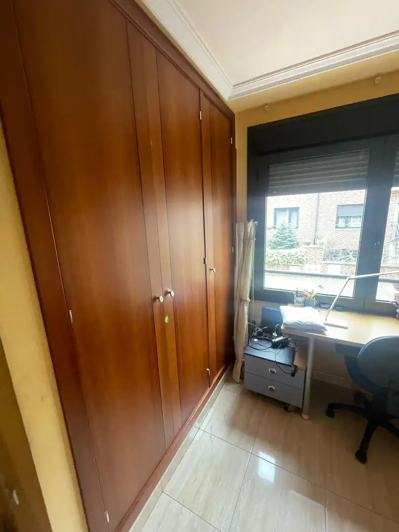 Bedroom of Houses for sale in Valladolid  with Heating, Terrace and Community pool