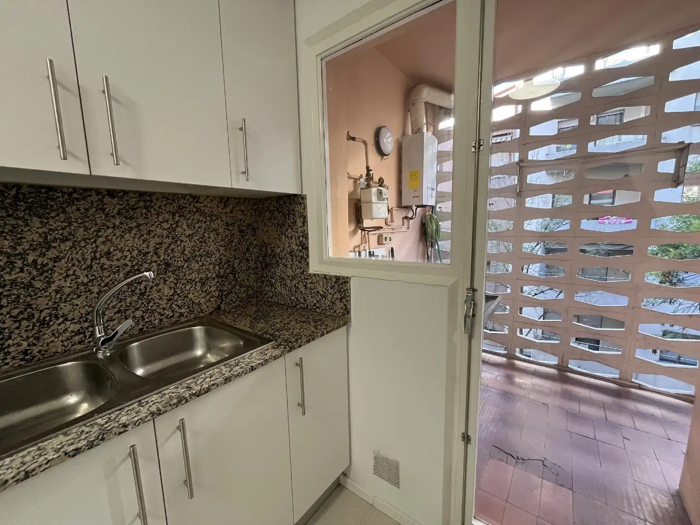 Küche von Wohnung zum Verkauf in Girona mit Heizung und Parkett