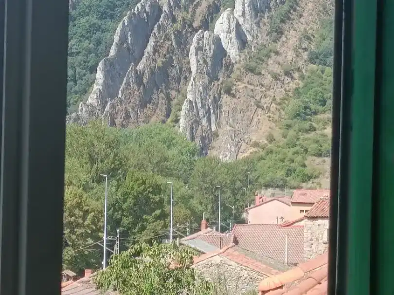Vista exterior de Piso en venta en La Pola de Gordón , León