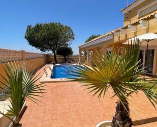 Piscina de Casa o xalet en venda en La Manga del Mar Menor amb Aire condicionat, Jardí privat i Terrassa