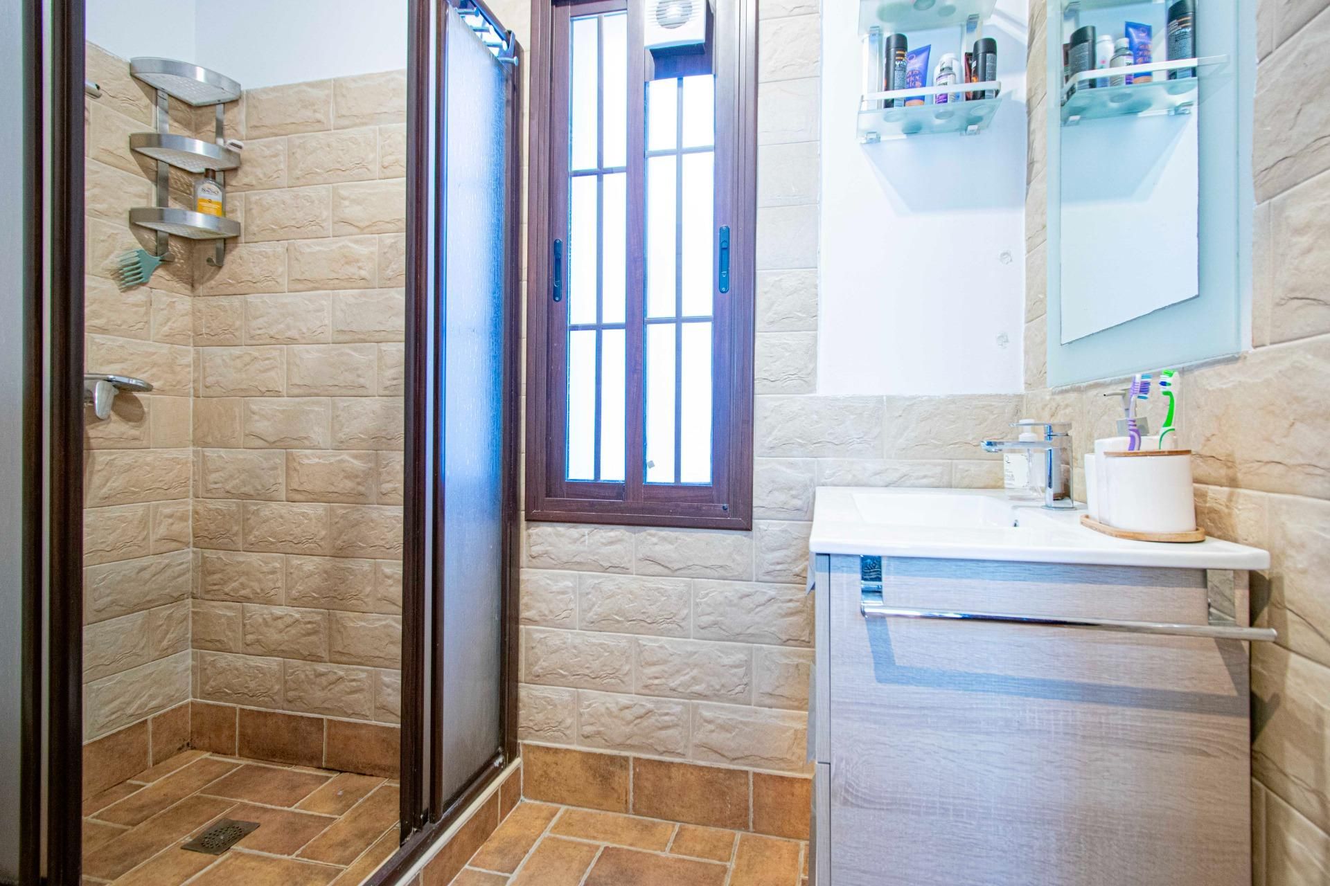 Baño de Piso en venta en  Sevilla Capital con Aire acondicionado