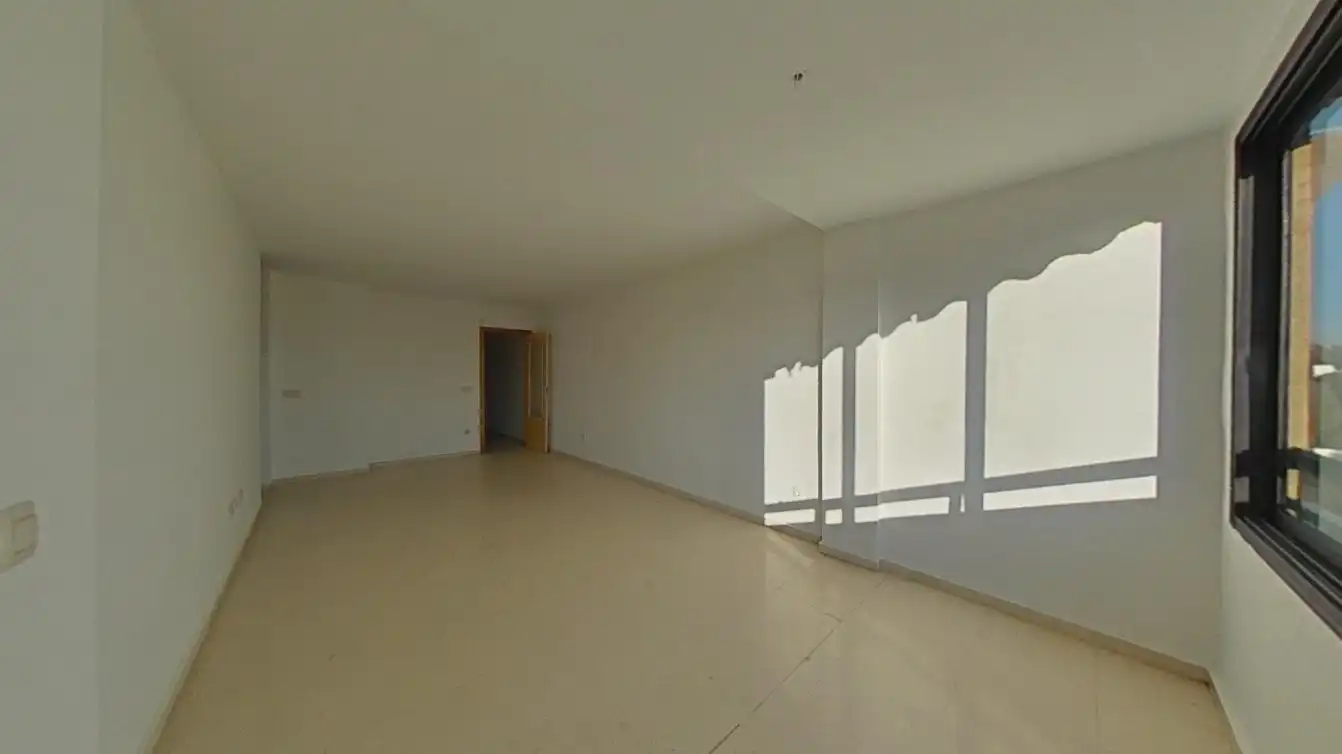 Piso en venta en Benidorm con Piscina