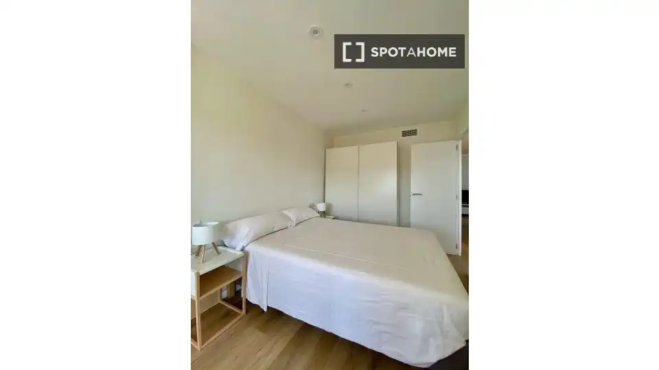 Schlafzimmer von Wohnung zur Miete in Barcelona mit Klimaanlage, Heizung und Möbliert