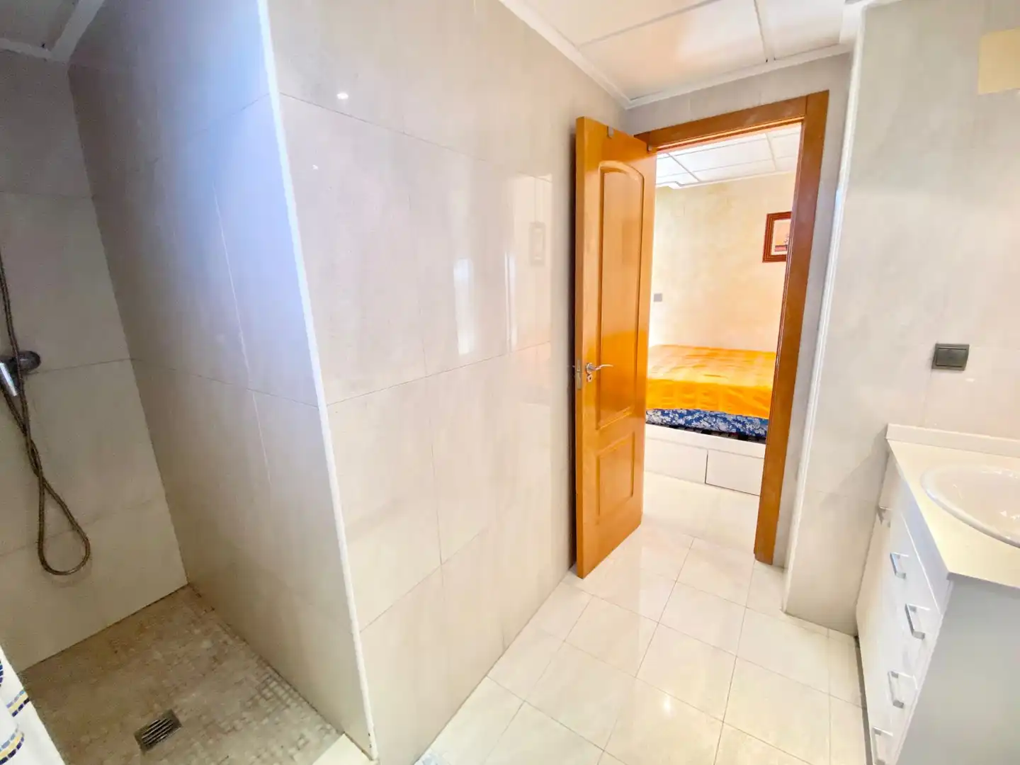 Bathroom of Attic for rent in Guardamar del Segura  with Air Conditioner, Heating and Furnished