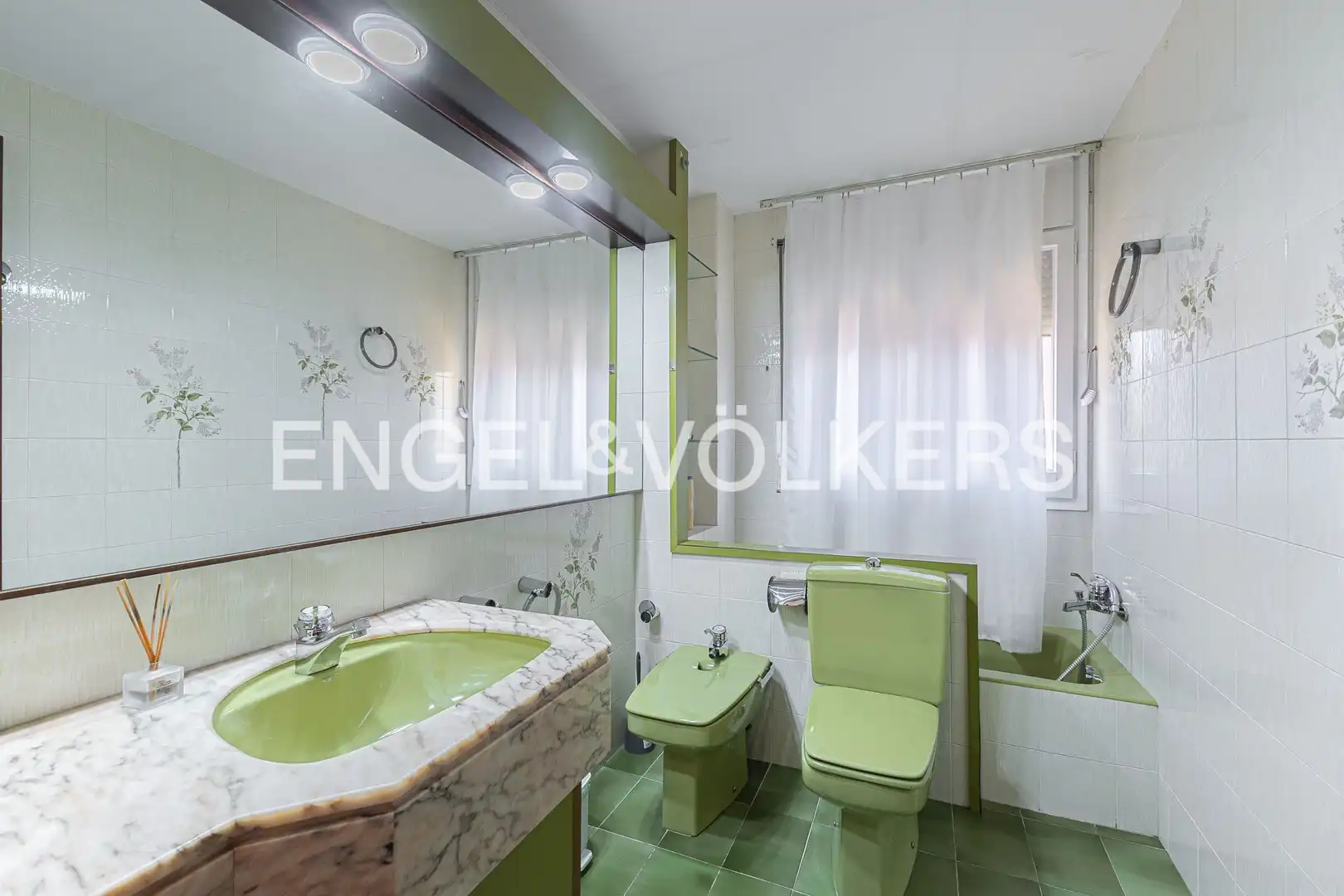 Baño de Casa o chalet en venta en Sant Just Desvern con Aire acondicionado, Calefacción y Jardín privado