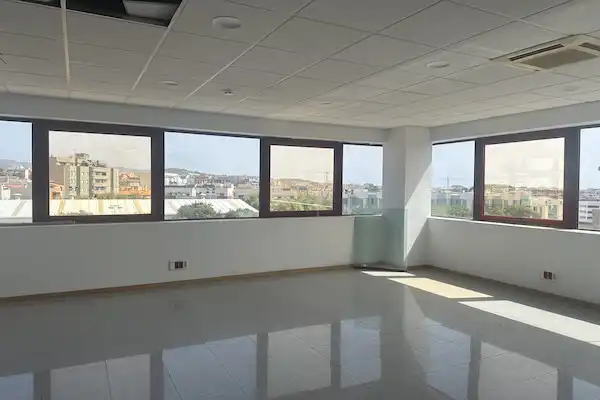 Nau industrial en venda en Badalona