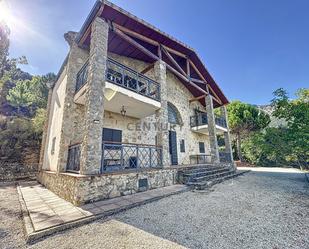 Vista exterior de Finca rústica en venda en Torres amb Jardí privat, Terrassa i Piscina