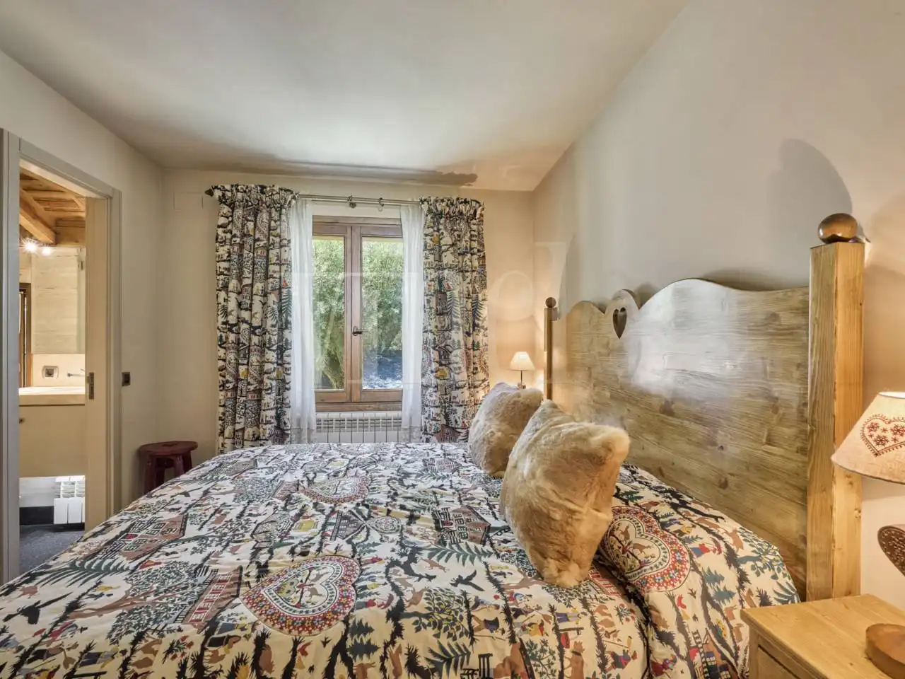 Bedroom of Houses for sale in Alp  with Heating and Parquet flooring