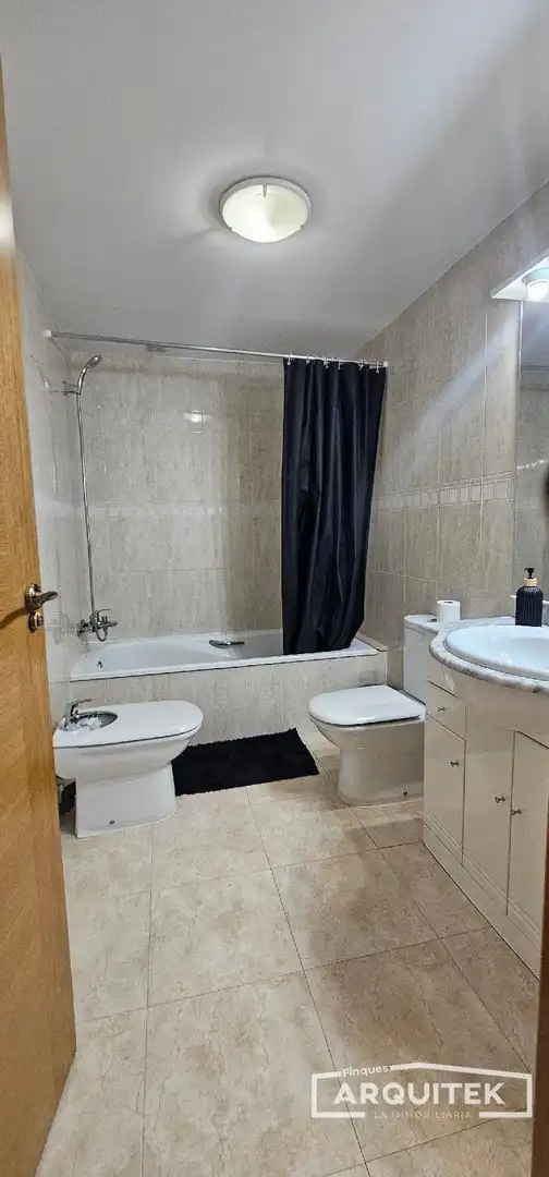 Bathroom of Apartments for sale in Lleida  with Air Conditioner, Heating and Parquet flooring