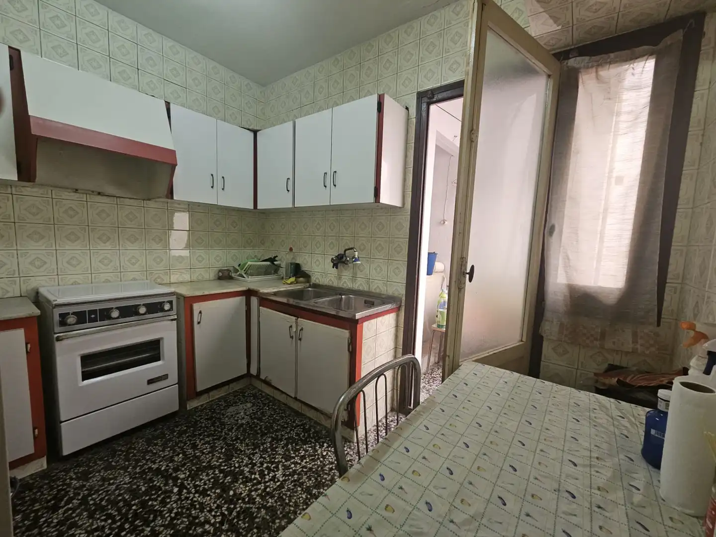 Cocina de Piso en venta en Castellón de la Plana / Castelló de la Plana con Trastero, Amueblado y Horno