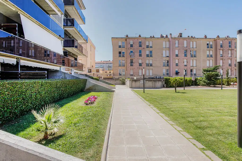 Vista exterior de Pis en venda en Calonge i Sant Antoni amb Piscina