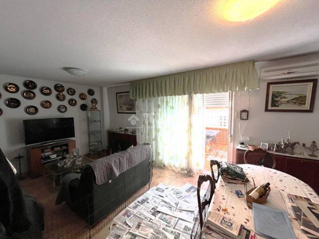 Casa adosada en Venta en Ensanche