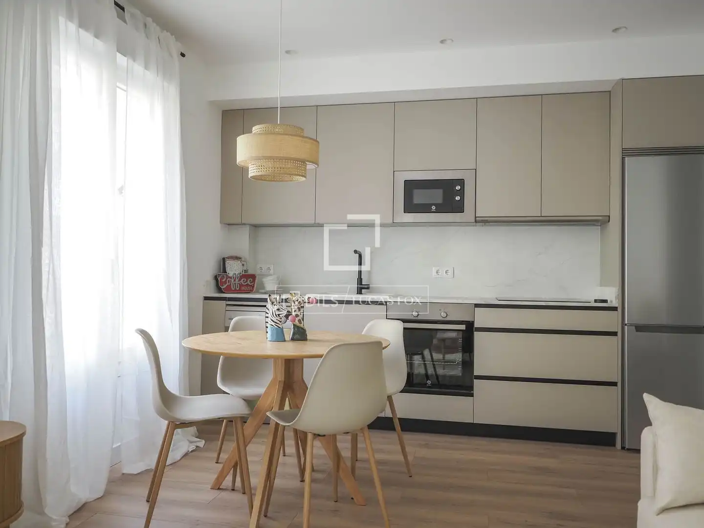Küche von Wohnung zum Verkauf in Madrid mit Klimaanlage, Möbliert und Balkon