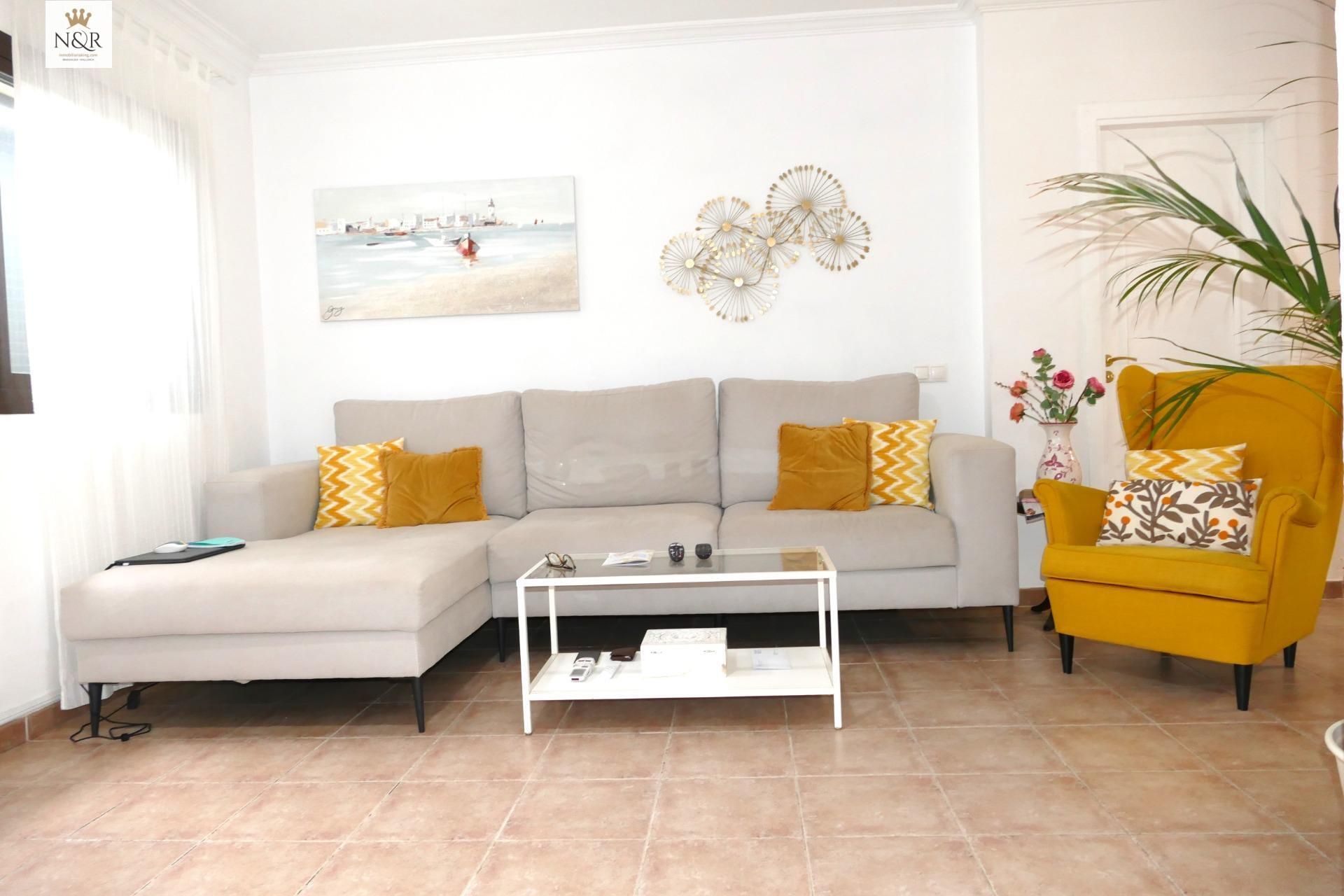 Sala d'estar de Casa adosada en venda en Binissalem amb Aire condicionat i Terrassa
