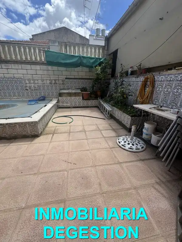 Terrassa de Casa adosada en venda en Linares amb Aire condicionat, Calefacció i Jardí privat