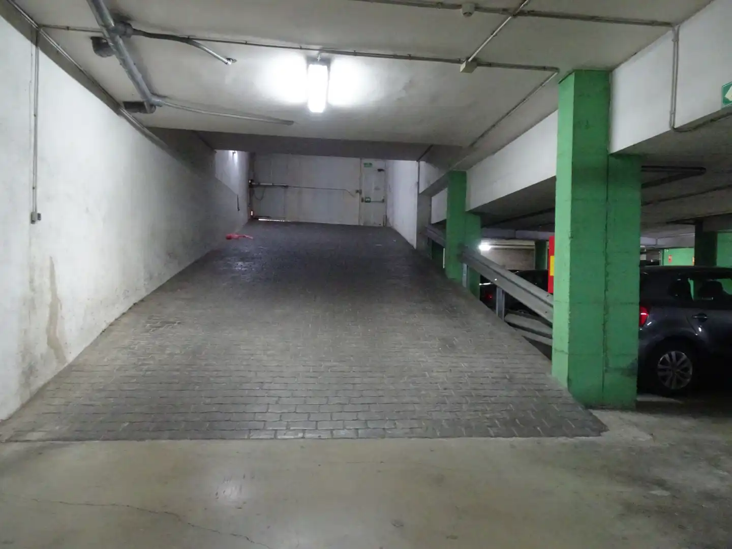 Einzelparkplatz mit Aufzug zum Verkauf in Centre