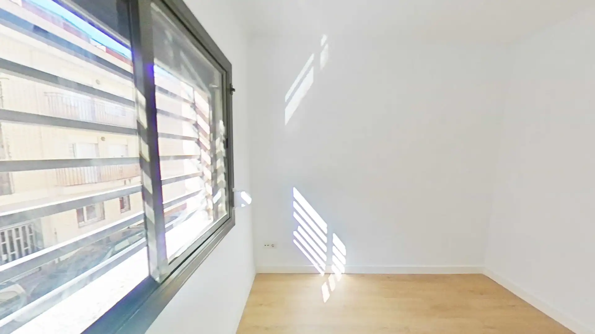 Bedroom of Flat for sale in Sabadell