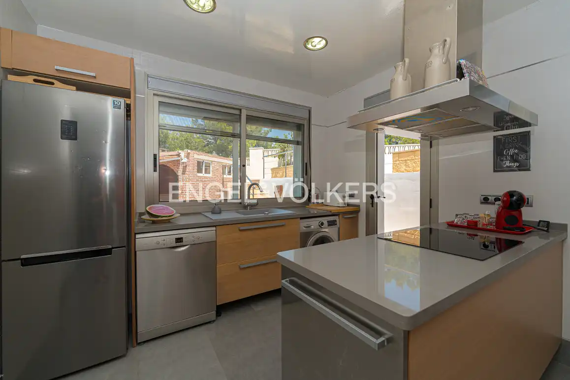 Cocina de Casa o chalet en venta en La Nucia con Aire acondicionado, Jardín privado y Piscina