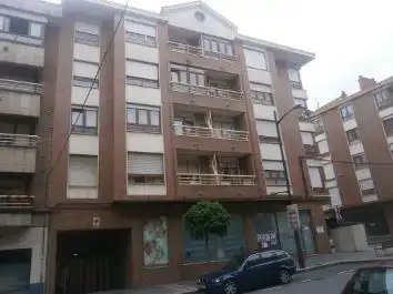 Piso con ascensor en venta en El Berrón - La Carrera