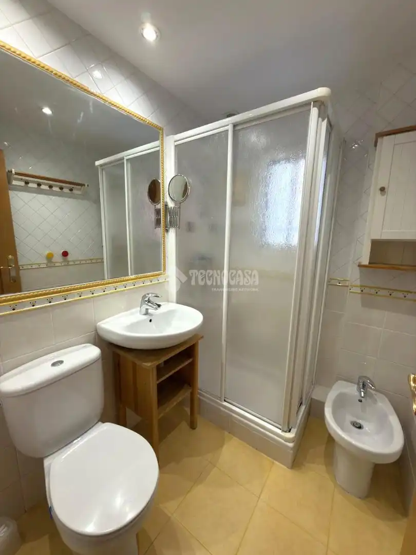 Badezimmer von Wohnung zur Miete in Alcorcón mit Klimaanlage, Heizung und Terrasse