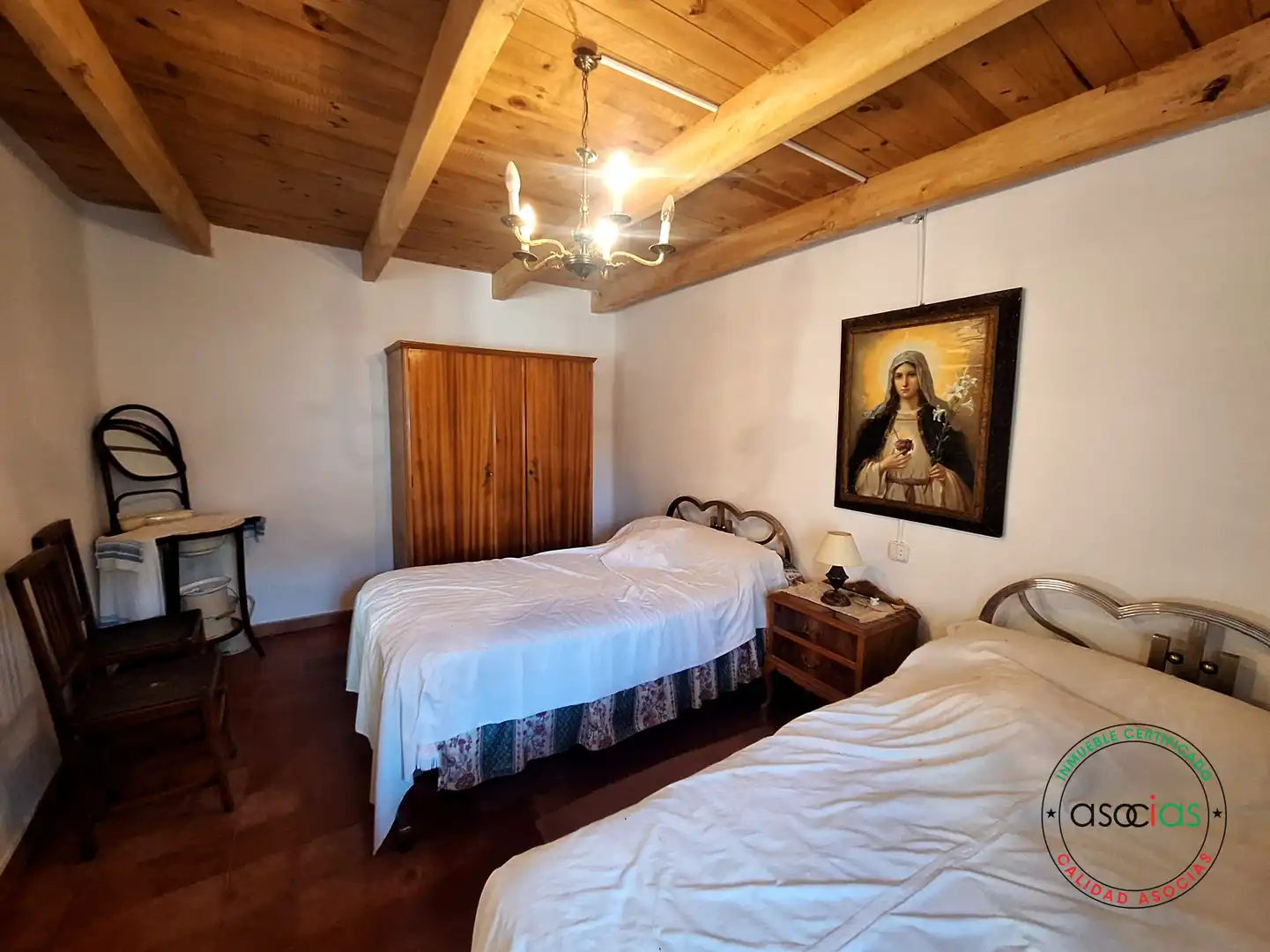 Dormitori de Casa o xalet en venda en Vallecillo amb Jardí privat
