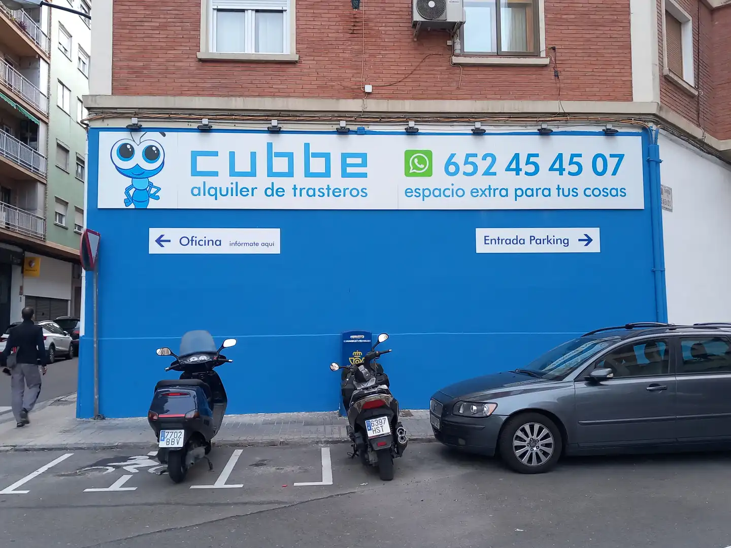 Exterior view of Storage room for rent in Zaragoza  with Alarm