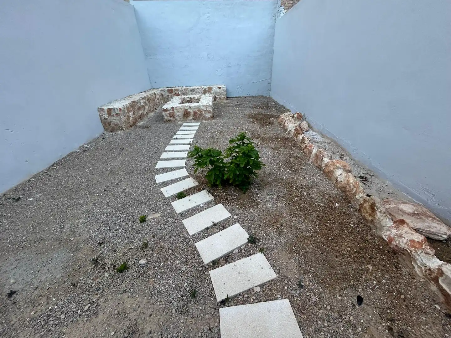 Jardí de Casa adosada en venda en Catarroja amb Calefacció, Terrassa i Alarma