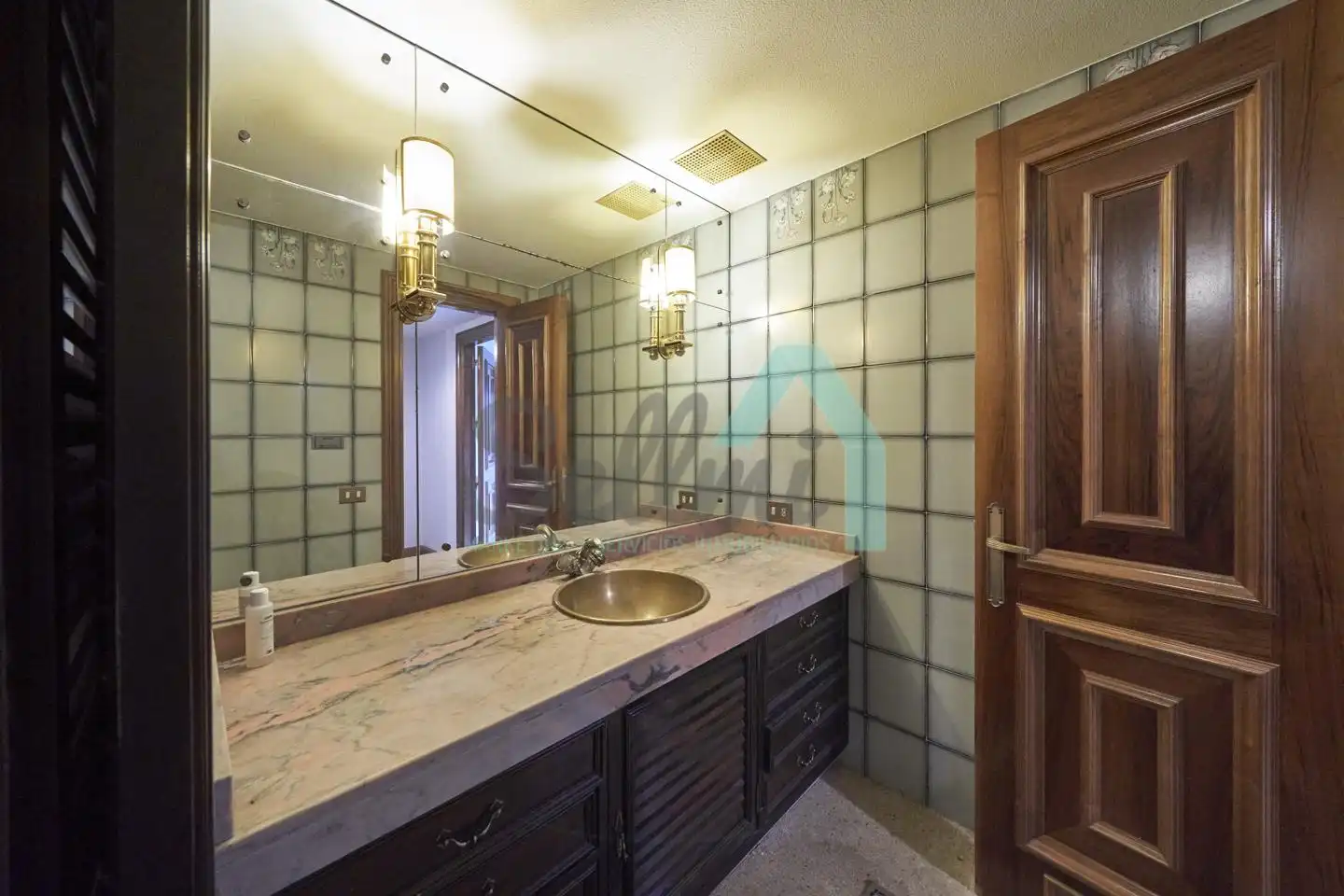 Bany de Casa o xalet en venda en Gijón  amb Aire condicionat, Jardí privat i Parquet