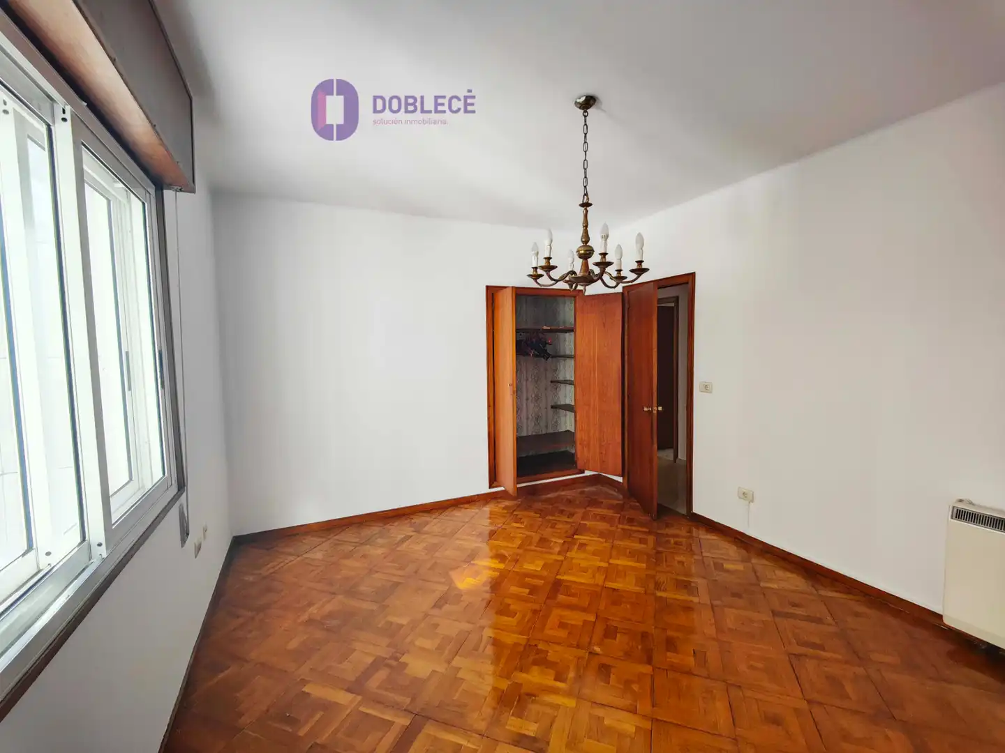 Habitación de Piso en venta en Vigo  con Calefacción, Parquet y Internet
