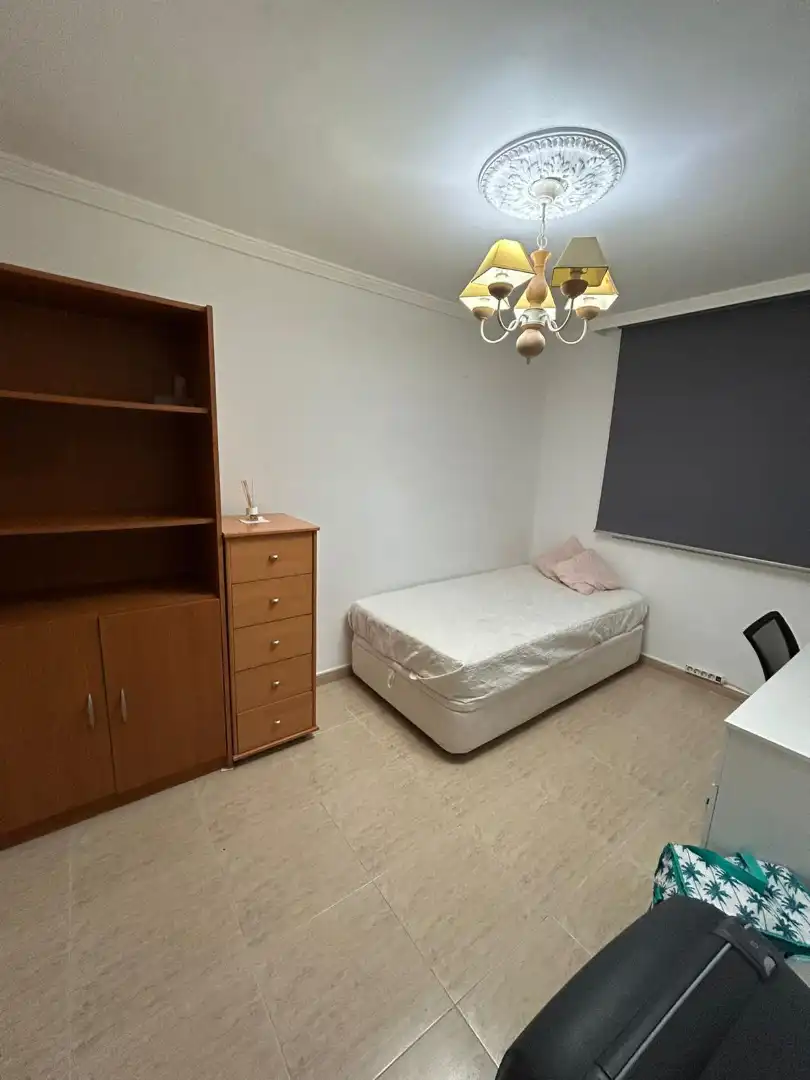 Habitación de Piso de alquiler en Melilla con Amueblado, Horno y Lavadora