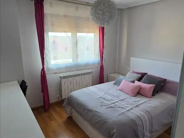 Bedroom of Flat for sale in Villaquilambre, León