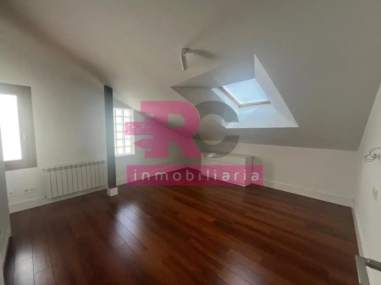 Habitación de Ático en venta en Salamanca con Aire acondicionado y Calefacción