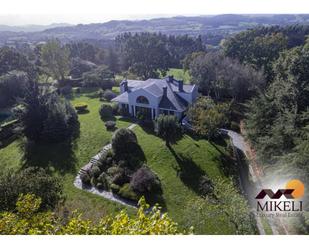 Vista exterior de Casa o xalet en venda en Reocín amb Calefacció, Jardí privat i Terrassa