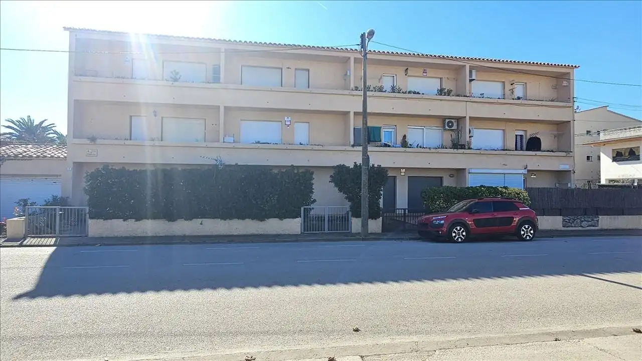 Vista exterior de Pis en venda en L'Estartit