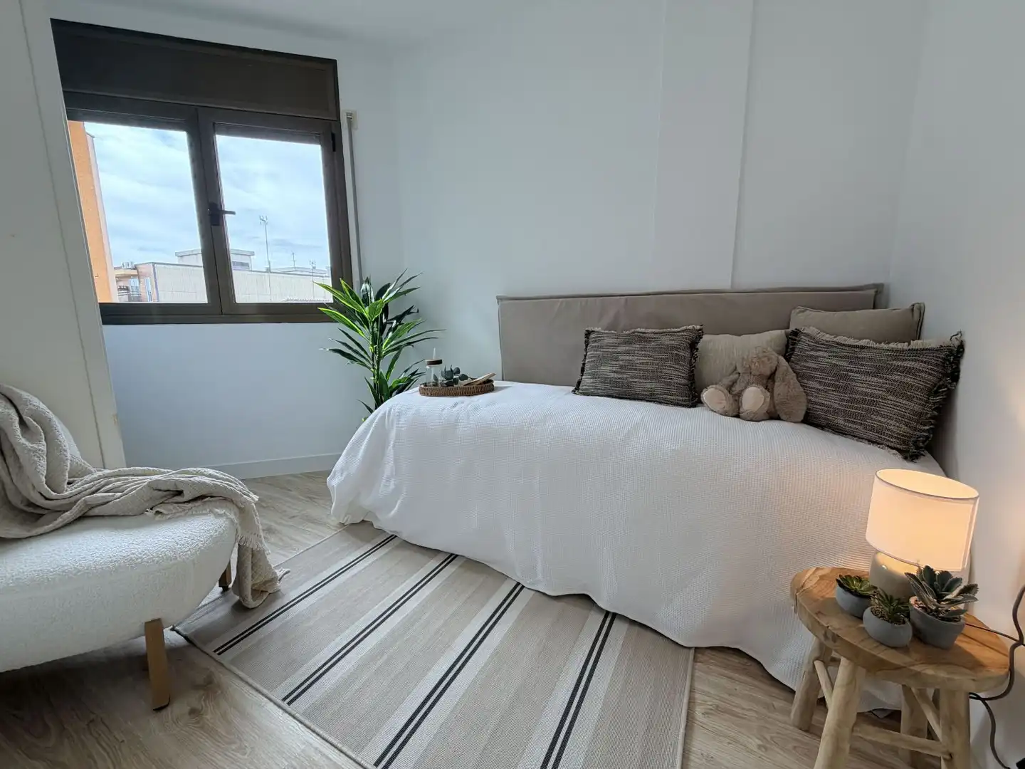 Flat with terrace for sale in Joan Maragall 16, imagen 3