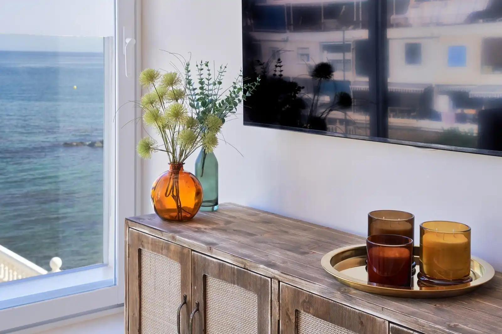 Sala d'estar de Apartament de lloguer en Benalmádena amb Aire condicionat, Terrassa i Moblat