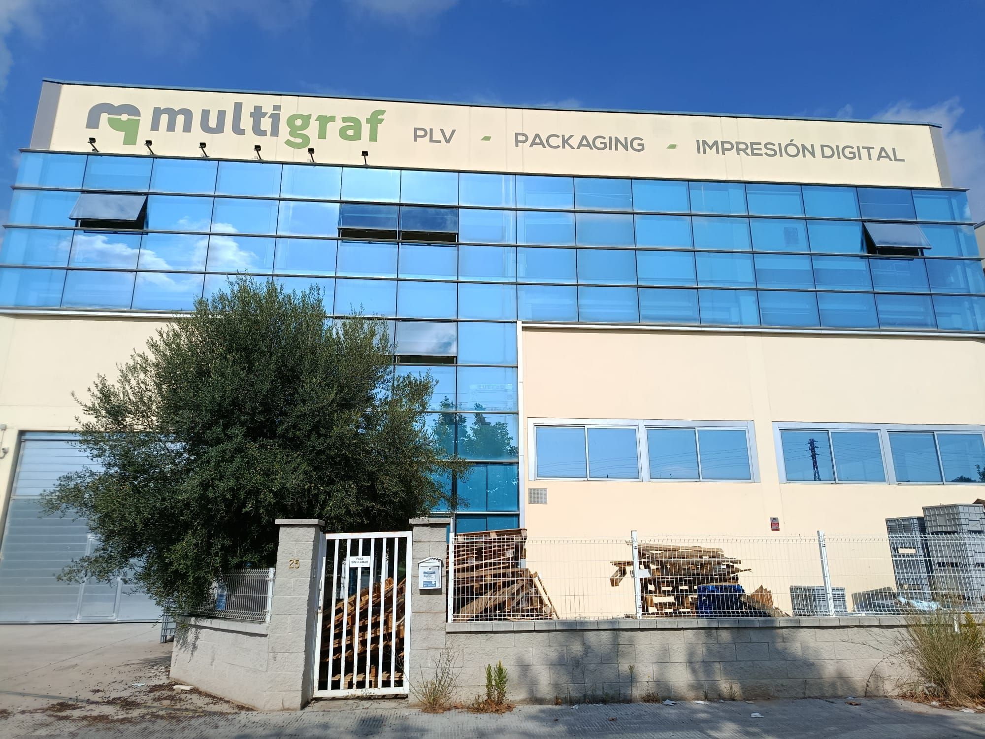 Exterior view of Industrial buildings to rent in El Vendrell