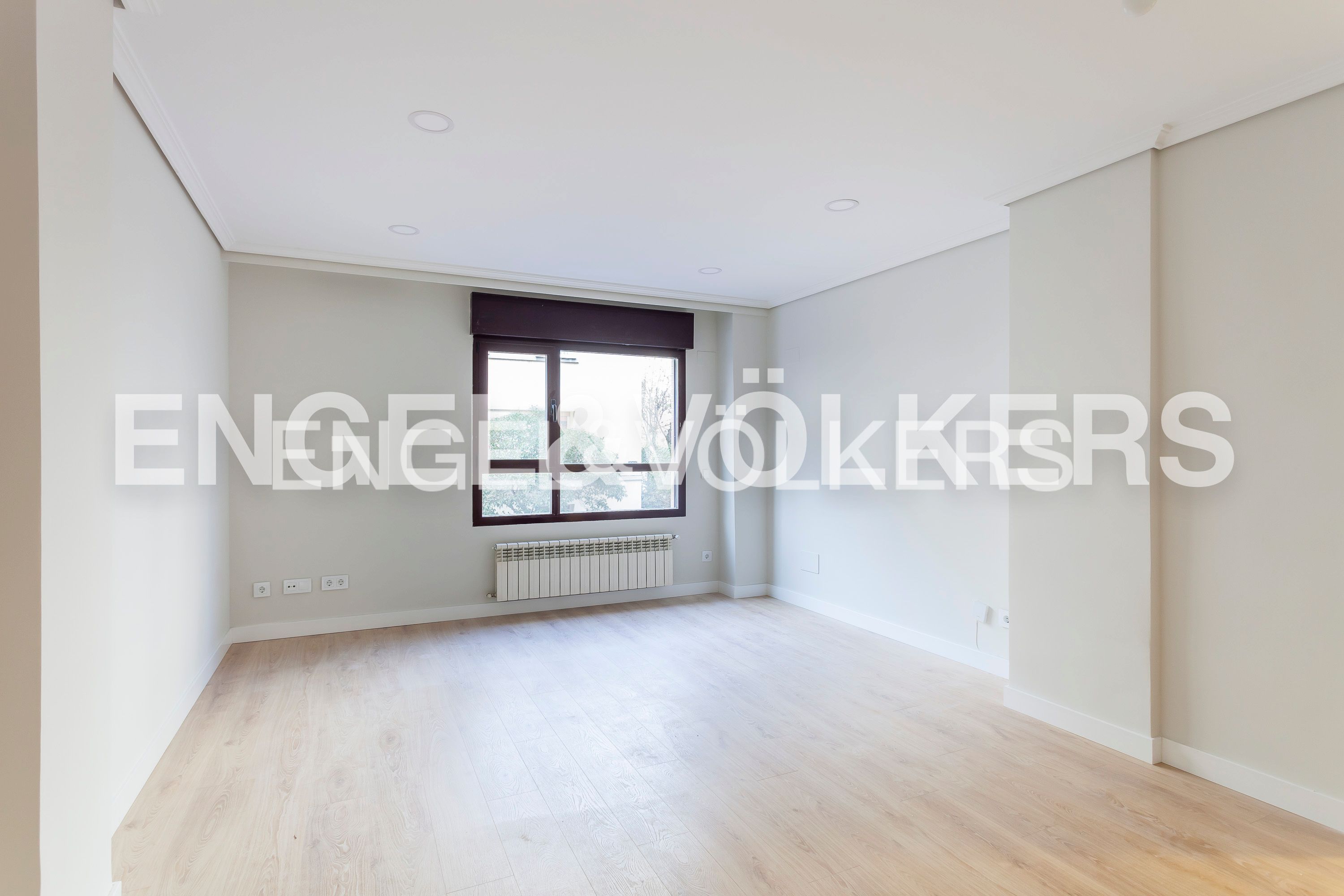 Sala d'estar de Apartament de lloguer en  Madrid Capital amb Aire condicionat, Calefacció i Jardí privat