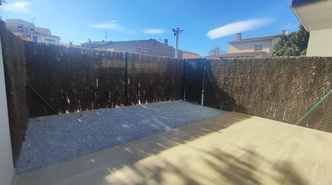 Planta baixa amb jardí de 50 m2 de 3 habitacions a Sarria de Ter - Fase 3 bloc 2