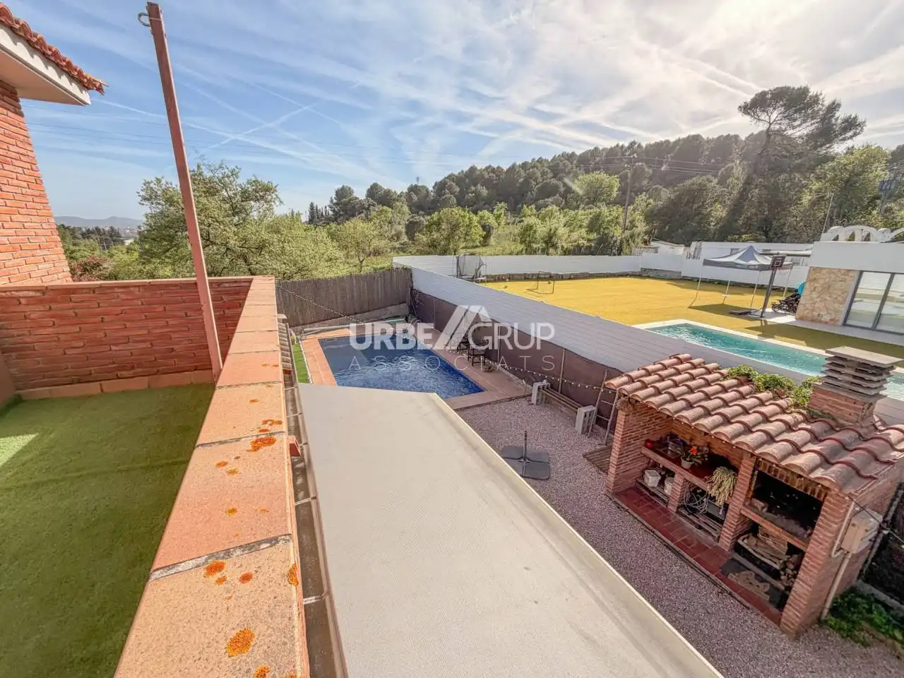 Piscina de Casa adosada en venda en Terrassa amb Calefacció, Jardí privat i Terrassa