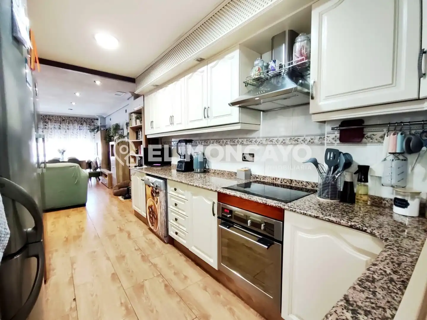 Kitchen of Apartments for sale in Dolores  with Air Conditioner, Heating and Storage room