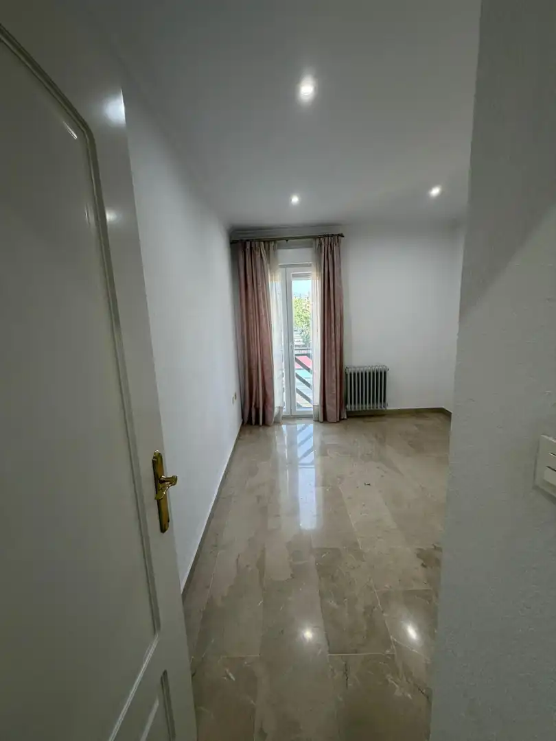 Habitación de Piso de alquiler en Granada con Aire acondicionado, Calefacción y Amueblado