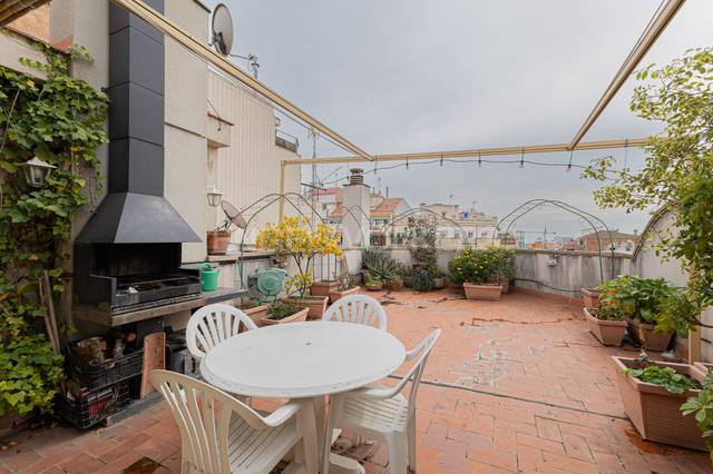 Ático en Venta en Carrer de Nàpols en El Camp d'en Grassot i Gràcia Nova