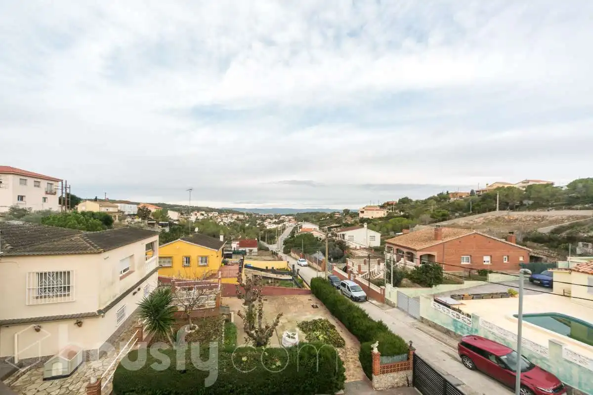 Casa o xalet en venda a Carrer de la Figuera, Olèrdola