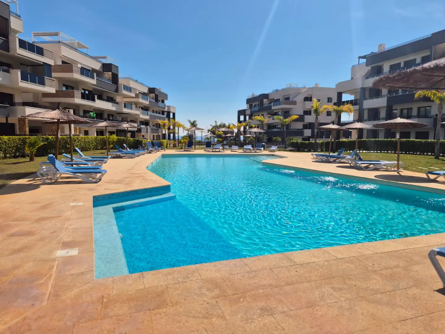 Piscina de Àtic en venda en Orihuela amb Aire condicionat, Terrassa i Moblat