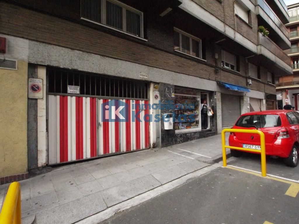 Garaje de alquiler en Centro - Ariz - Uribarri